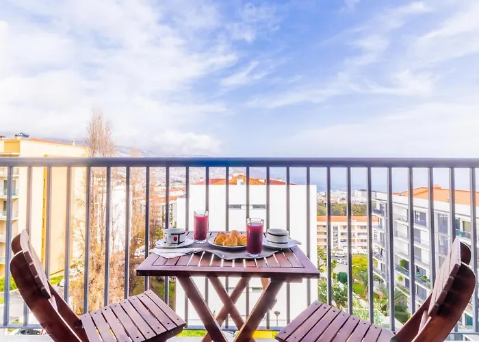 Lulina Two Bedroom By Alma Holiday Rentals