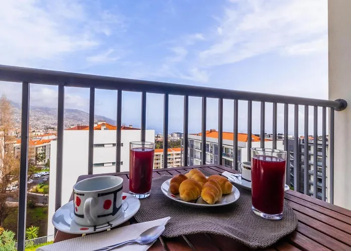 Lulina Two Bedroom By Alma Holiday Rentals